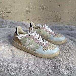 Veja Suede Jade, White and Blue Sneakers Size 7